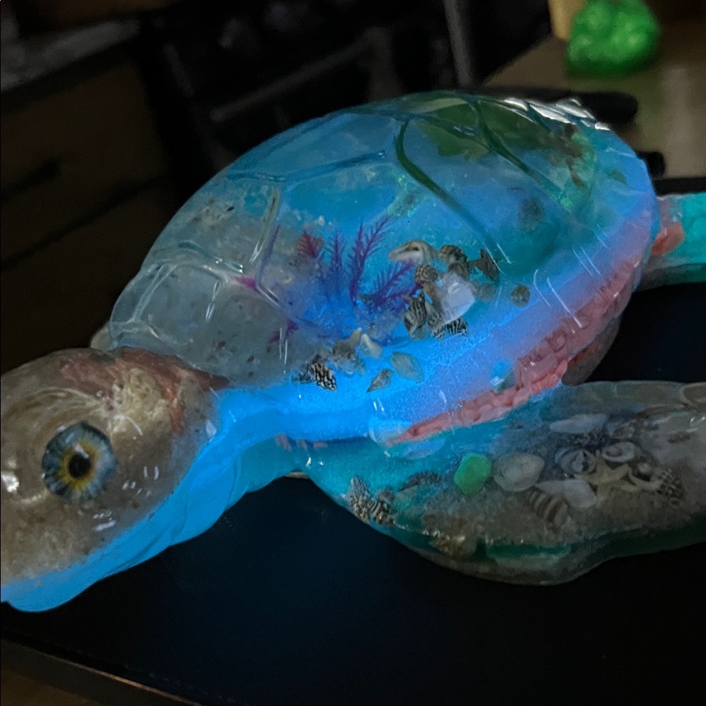 Oceanic Resin Turtle Decor - Picture 8 of 9